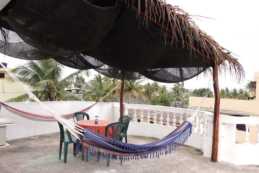 Planet House Hotel Puerto Ayora  Kültér fotó
