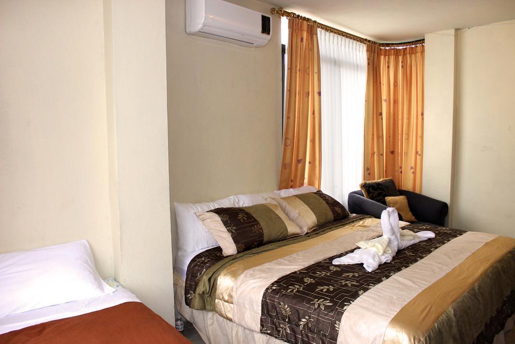 Planet House Hotel Puerto Ayora  Szoba fotó
