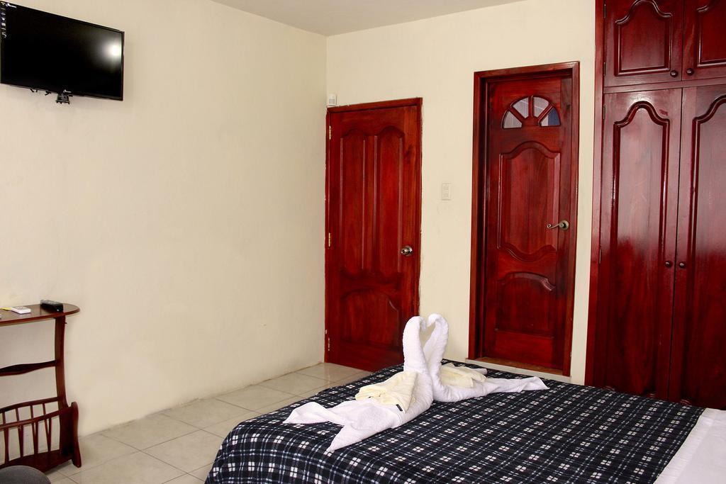 Planet House Hotel Puerto Ayora  Szoba fotó